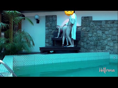 ❤️ Boss ngajak babu ka kolam renang, tapi teu bisa nolak a panas ️❌ Sex di urang ☑