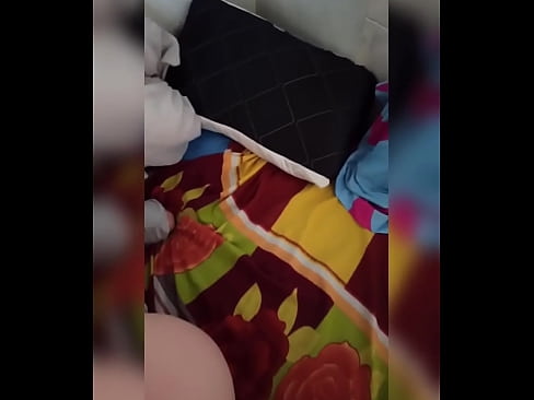 ❤️ Babaturan sakamar kuring cicing di bumi nyalira sabab salakina nuju liburan sareng kuring nyandak kasempetan pikeun bangsat sareng ngeusian buritna ku susu. ️❌ Sex di urang ☑
